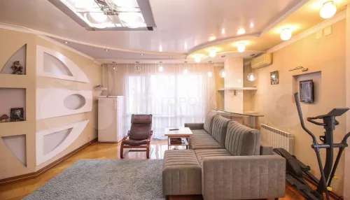 Большую квартиру за 13,9 млн рублей продают по соседству с налоговой в Барнауле