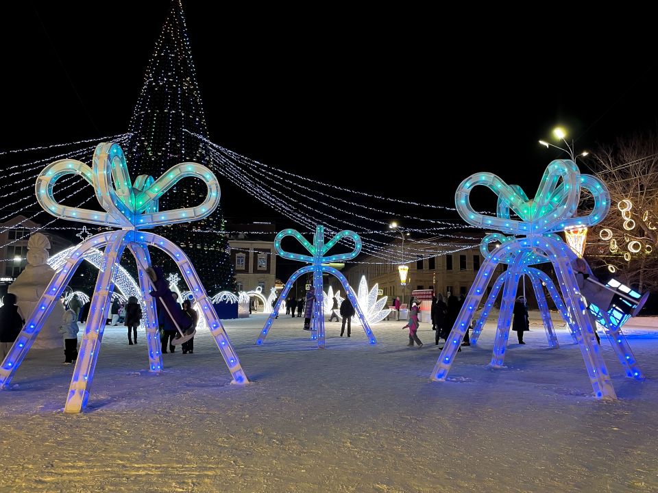 Барнаул украсили к Новому году