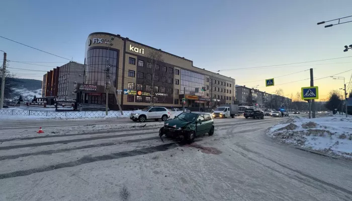 В Горно-Алтайске водитель без прав устроил пьяное ДТП: пострадали два человека