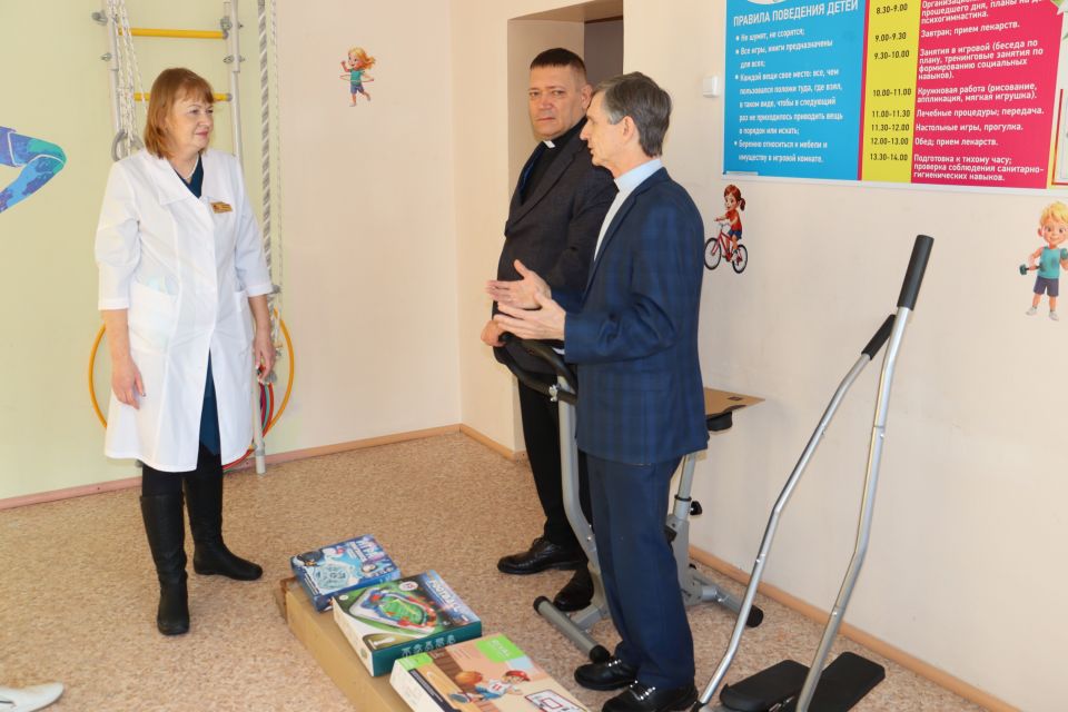 Подарки для детского отделения Краевой психиатрической больницы им. Эрдмана