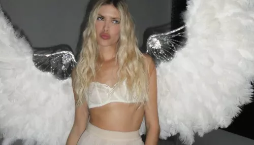 Модель Елена Перминова примерила культовый образ ангела Victoria’s Secret. Фото