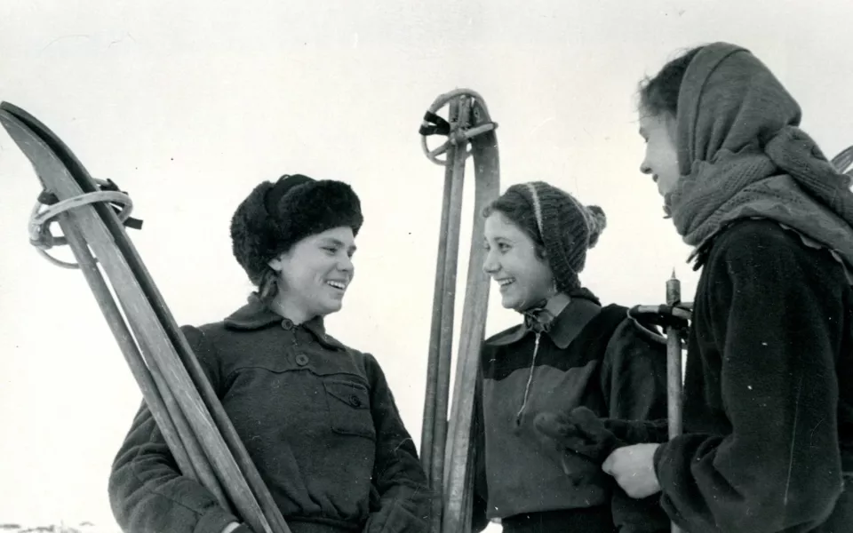 Вставай на лыжи: как Алтайский край жил главным зимним спортом. Фотохроника