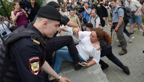 Глава СПЧ заявил о незаконности задержания журналистов на акции в Москве