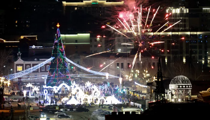 В костюмах и с иностранными гостями: как Барнаул встретил новогоднюю ночь