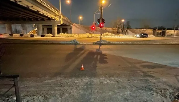 Сбил и скрылся: в Новосибирске в канун Нового года произошло ДТП с двумя подростками