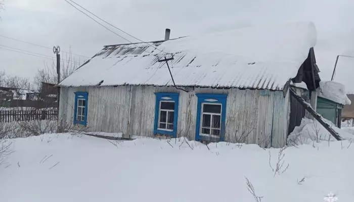 Три человека стали жертвами пожара в частном доме в Алтайском крае