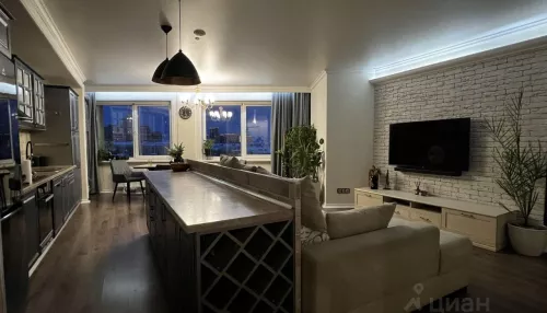 Четырешку с красивым видом на город продают за 15,9 млн рублей в Барнауле. Фото