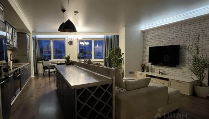 Четырешку с красивым видом на город продают за 15,9 млн рублей в Барнауле. Фото