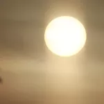 Когда начнется и насколько сильной будет магнитная буря из-за выброса плазмы с Солнца