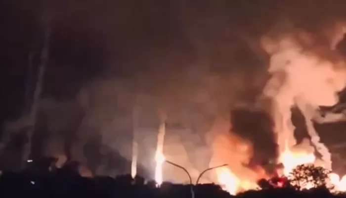 Каракас под ударом: США развернули полномасштабные военные действия в Венесуэле