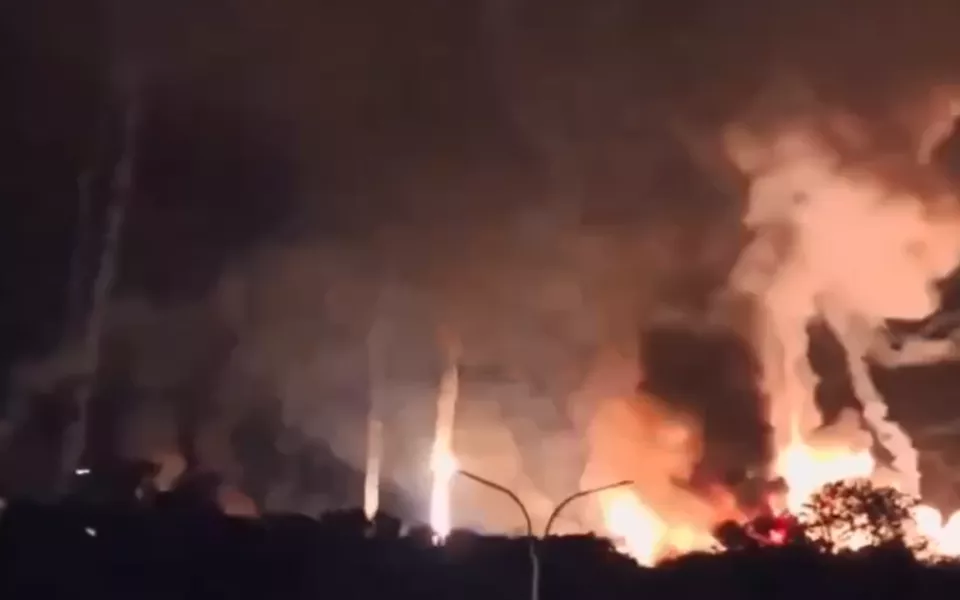 Каракас под ударом: США развернули полномасштабные военные действия в Венесуэле