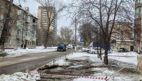 Две барнаульские улицы подтопило из-за коммунальной аварии