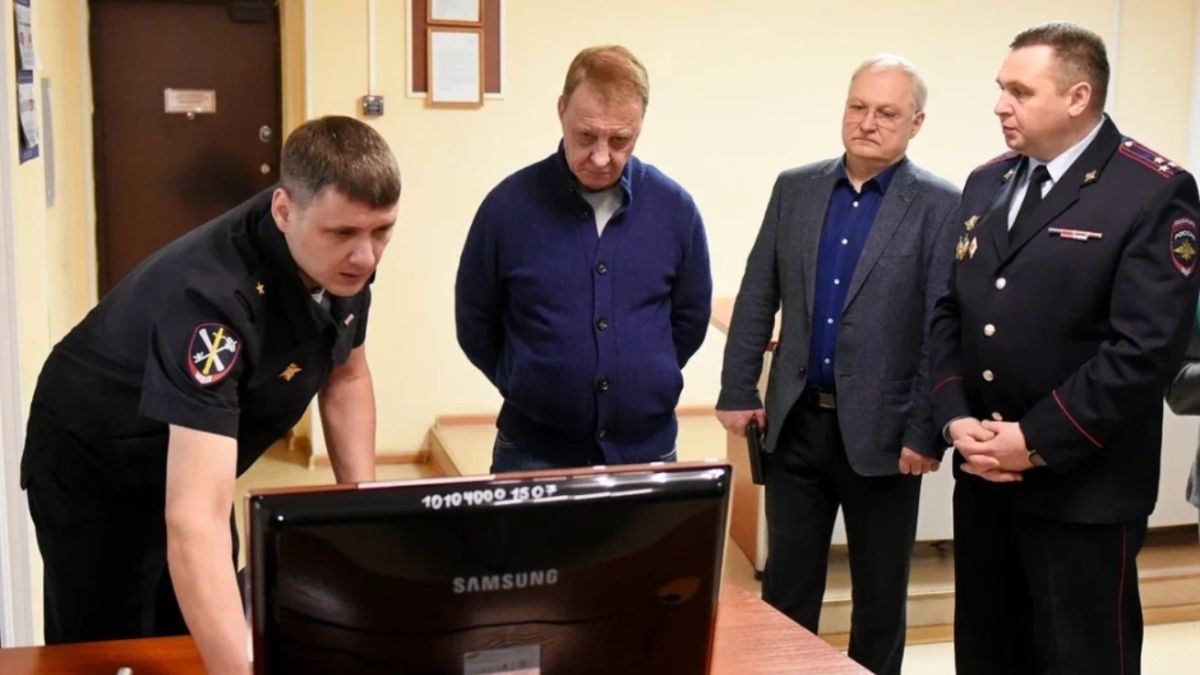 Вячеслав Франк ознакомился с работой системы безопасности Барнаула в праздничные дни