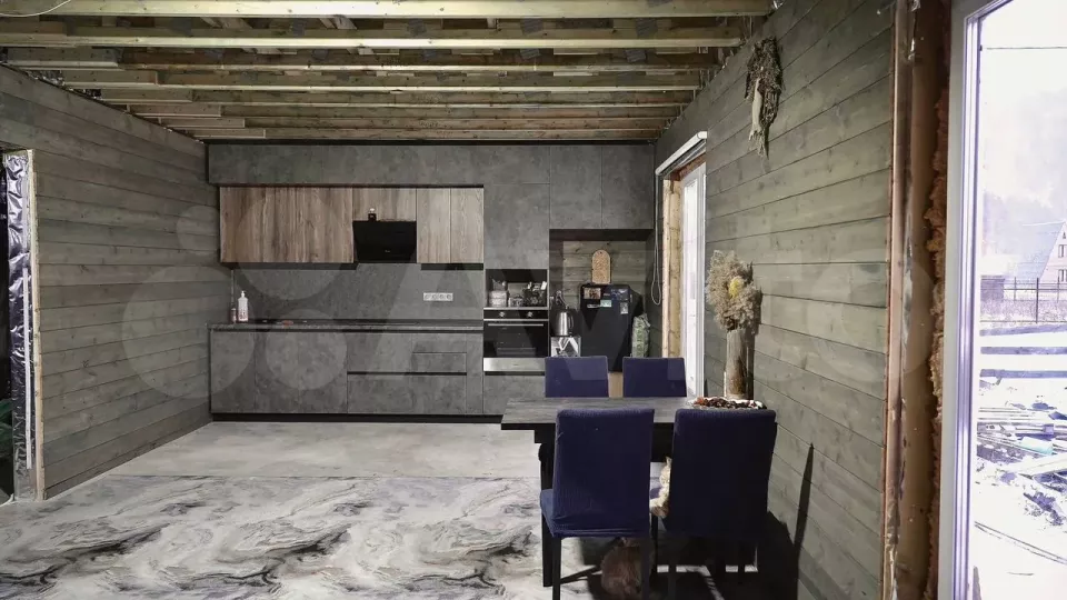 Двухэтажный дом находится в селе Элекмонар