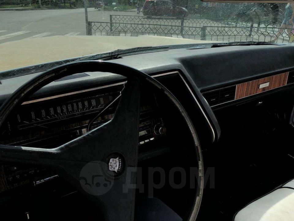 В Бийске выставили на продажу кабриолет Cadillac DeVille 1969 года выпуска