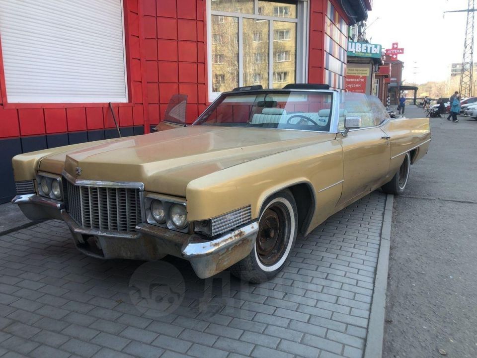 В Бийске выставили на продажу кабриолет Cadillac DeVille 1969 года выпуска