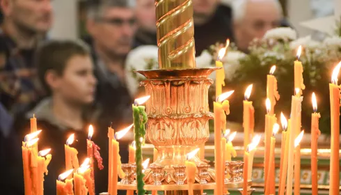 Ночное Рождественское богослужение прошло в Барнауле. Фоторепортаж