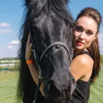 Елена Товстик опубликовала любовные письма бывшего мужа, Диброва ей ответила
