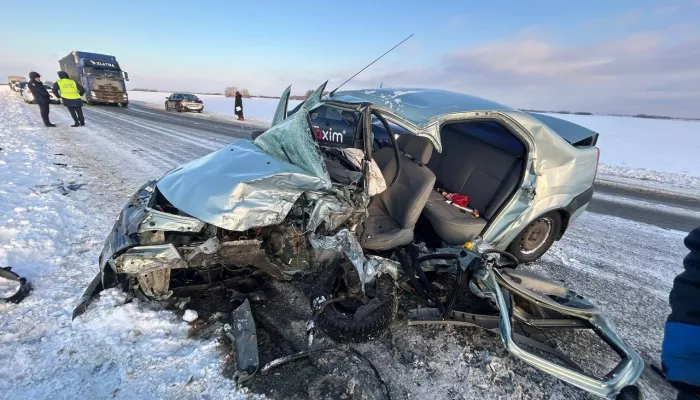 28-летняя беременная мать двоих детей погибла в аварии на сибирской трассе. Фото