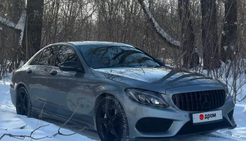 Mercedes на максималках с красным салоном продают в Горном Алтае. Фото