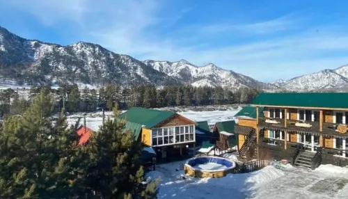 В Горном Алтае за 120 млн рублей продают базу отдыха на берегу Катуни. Фото