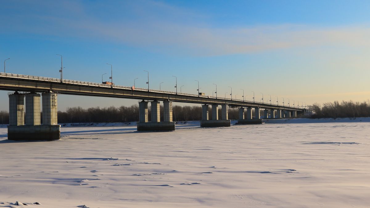 Мороз. Погода. Зима. Новый мост.