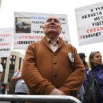 Акция в поддержку журналиста Ивана Голунова проходит в Москве