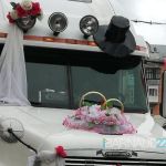 Задекорированные под свадебный кортеж фуры заметили на улицах Рубцовска