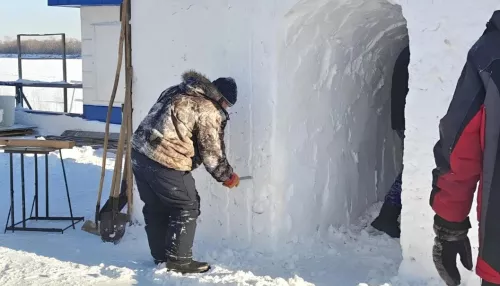 В Барнауле начали возводить крещенские городки: как готовятся к празднику