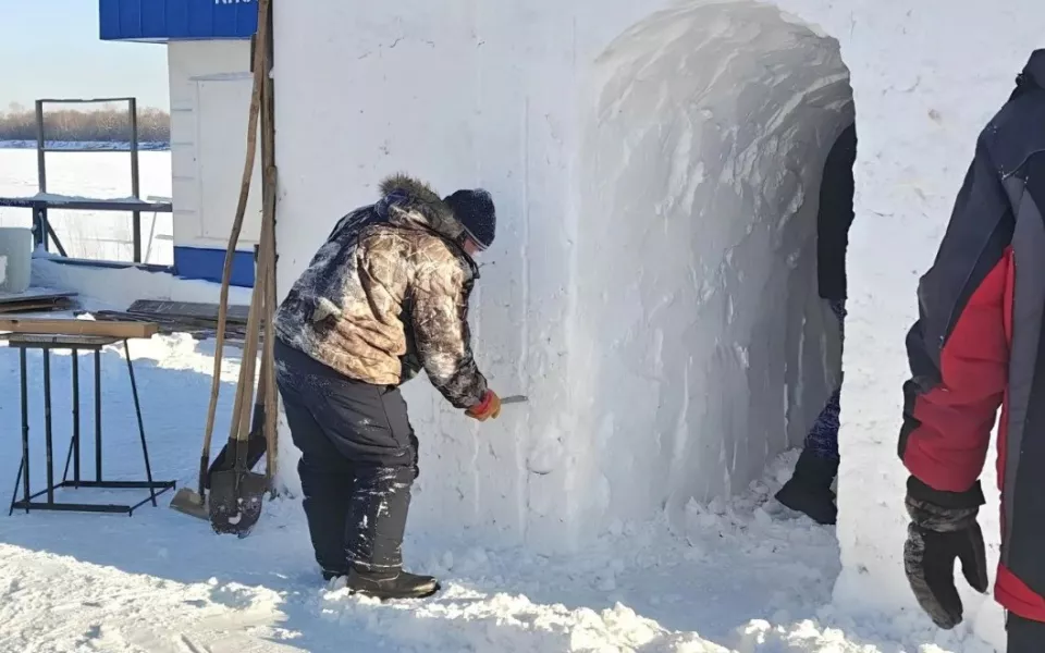 В Барнауле начали возводить крещенские городки: как готовятся к празднику