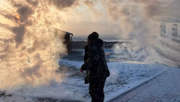 В Сайлюгемском нацпарке провели народную забаву с кипятком в мороз до -50