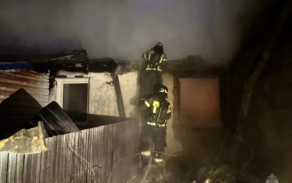 Жительница алтайского села погибла при печном пожаре