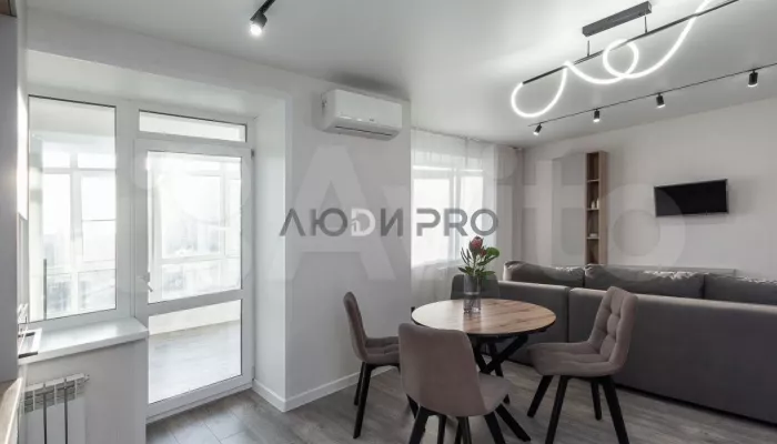 Квартиру с видом на Новый мост продают в Барнауле за 12,5 млн рублей