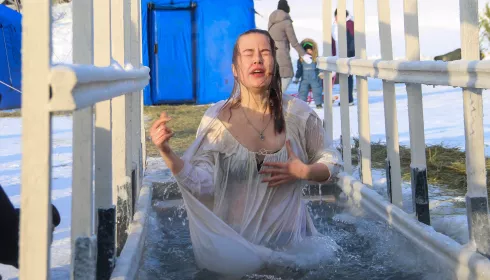 Аномальные морозы не страшны: как прошло Крещение Господне в Барнауле. Фото