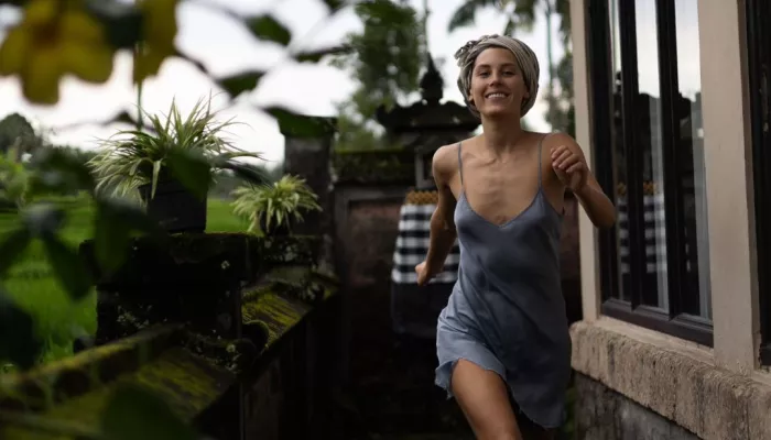 Актриса Ирина Горбачева показала честные фото после набора 13 килограммов