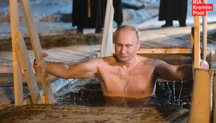 Путин традиционно окунулся в прорубь на Крещение Господне
