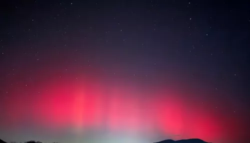 Россияне стали свидетелями красочного северного сияния. Завораживающие фото