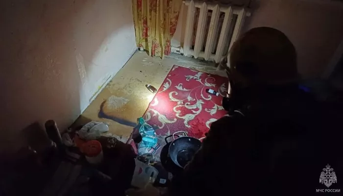 Житель пятиэтажки в Барнауле пострадал при пожаре из-за сигареты