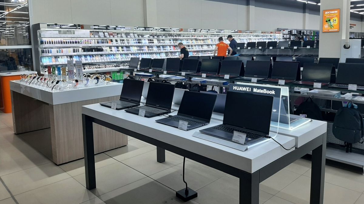 Магазин электроники и бытовой техники DNS в Барнауле