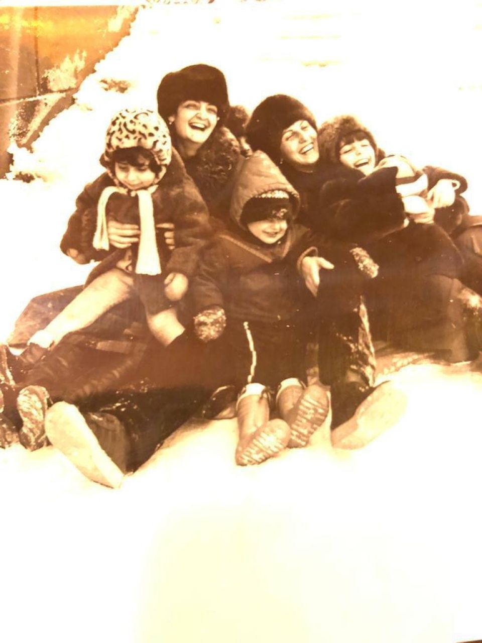 Маленькая Маргарита Симоньян вместе с семьей