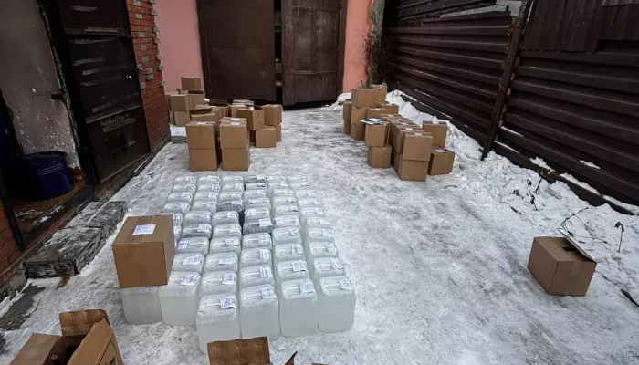 Внушительную партию контрафактного алкоголя нашли дома у семейной пары в Бийске