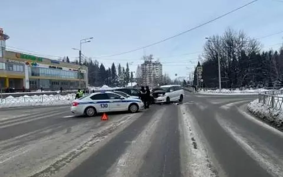 В Горно-Алтайске молодой бесправный водитель устроил ДТП с пострадавшей