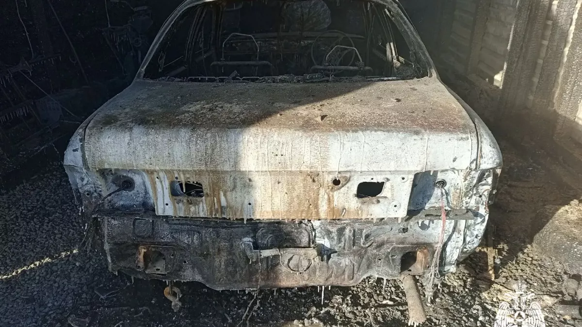 Сгоревший автомобиль