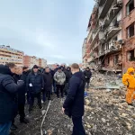 Барнаульцы стали свидетелями прилета беспилотника по многоэтажке в Адыгее