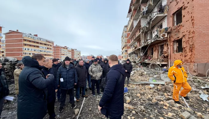 Барнаульцы стали свидетелями прилета беспилотника по многоэтажке в Адыгее