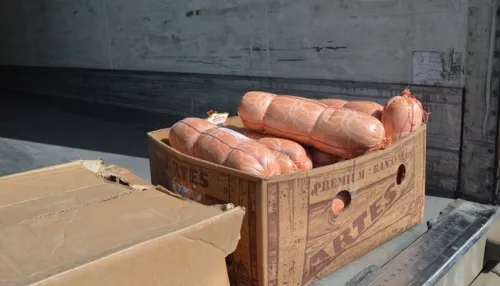 Более трех тонн подозрительной колбасы из Кыргызстана не пустили в Алтайский край