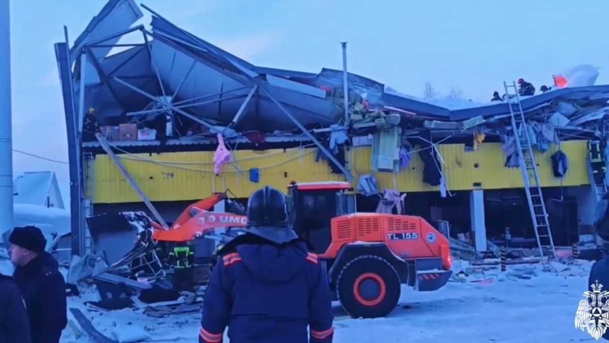 Разрушенный ТЦ в Новосибирске