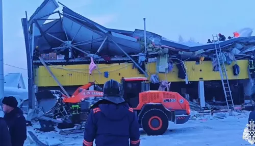 Очевидцы рассказали о трагедии с рухнувшим торговым центром в Новосибирске