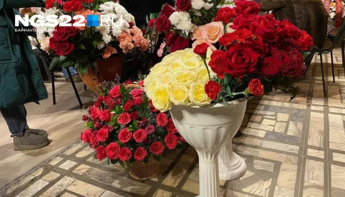 Барнаул попрощался с 23-летней Кариной Штерн, которая боролась с редкой формой рака