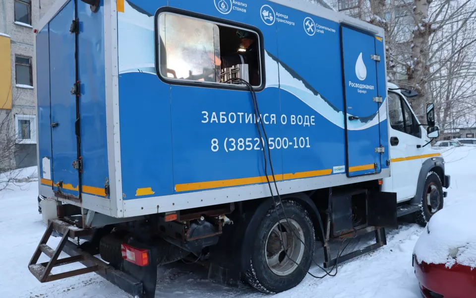 Более 60 частных домов в Барнауле остались без холодной воды